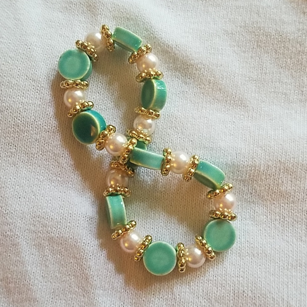 Bracelets - Picture 3 of 7